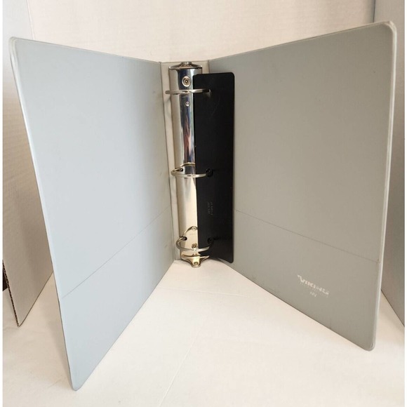 LOT OF (4) 3 RING BINDERS; 1 inch to 2 1/2 inch - Picture 2 of 7